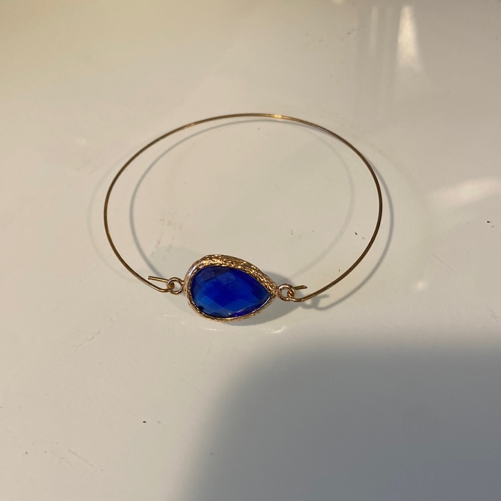 Beautiful delicate blue stone bracelet
